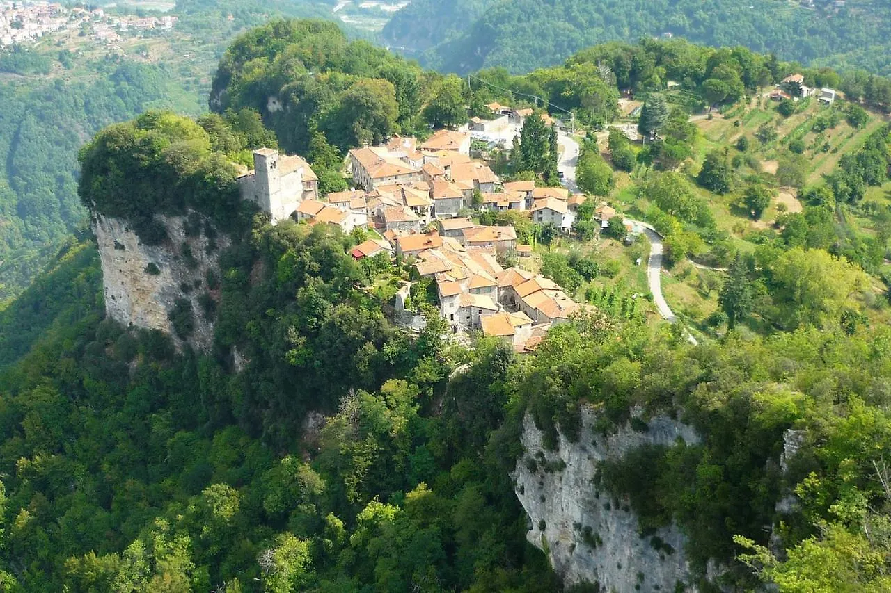 Tuscan Hilltop Motrone