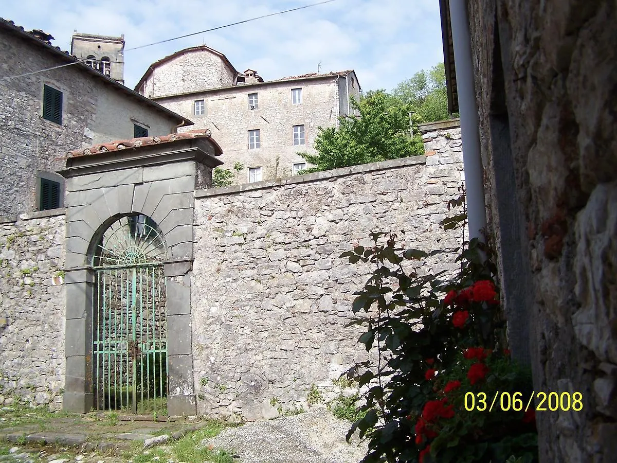 Tuscan Hilltop Motrone 0*,  Italy
